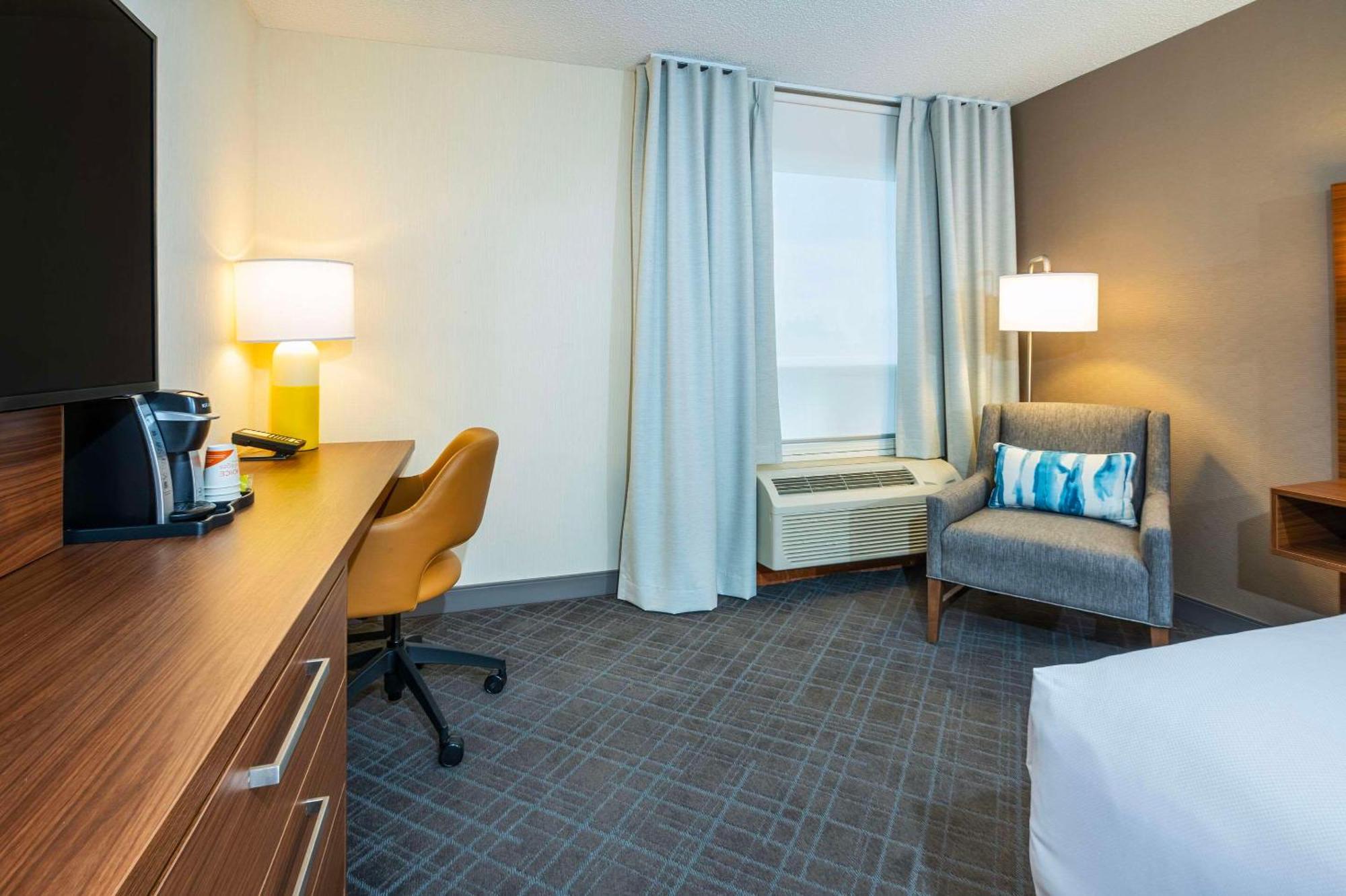 Comfort Inn & Suites Ingersoll Zewnętrze zdjęcie