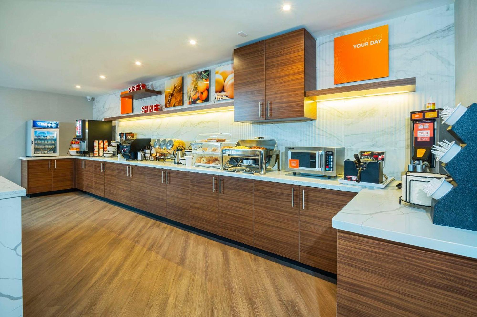 Comfort Inn & Suites Ingersoll Zewnętrze zdjęcie