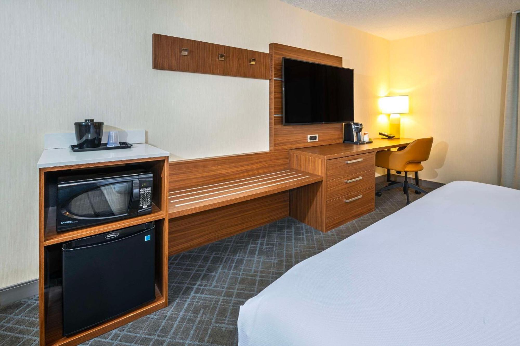 Comfort Inn & Suites Ingersoll Zewnętrze zdjęcie